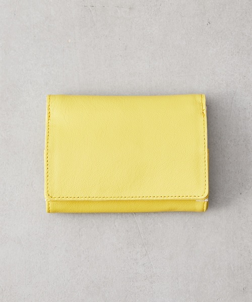 Actually（アクチュアリー）の「カウレザーウォレット B7サイズ（財布・レディース・グレイッシュベージュ/ゴールド/イエロー/ラベンダー・フリー）」の10枚目の写真