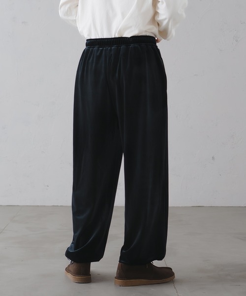 epnok（エプノック）の「ベロアルーズトラックパンツ/Velour Loose Track Pants（その他パンツ・メンズ・ブラウン/ネイビー・MEDIUM/LARGE）」の4枚目の写真