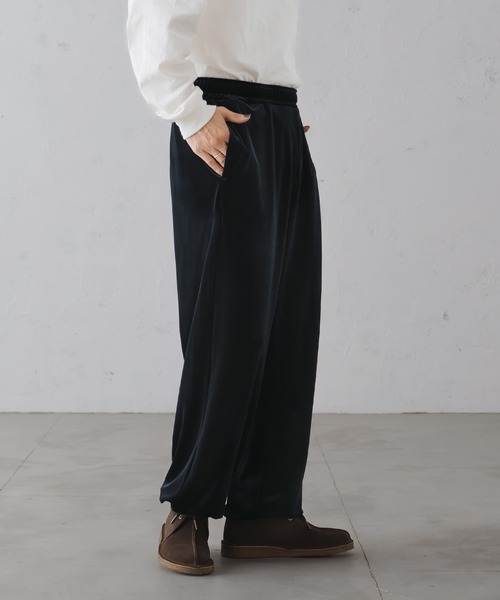 epnok（エプノック）の「ベロアルーズトラックパンツ/Velour Loose Track Pants（その他パンツ・メンズ・ブラウン/ネイビー・MEDIUM/LARGE）」の3枚目の写真