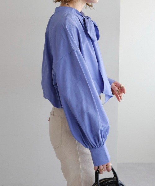 DISCOAT（ディスコート）の「【前後2WAY】ブロードボウタイブラウス（シャツ/ブラウス・レディース・オフホワイト/サックスブルー・FREE）」の18枚目の写真