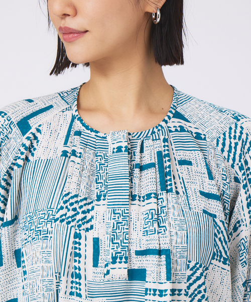 qualite（カリテ）の「《セットアップ対応》ジオメパッチワークプリントブラウス（シャツ/ブラウス・レディース・グリーン・フリー）」の6枚目の写真