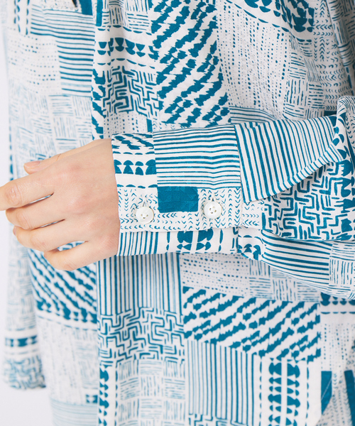 qualite（カリテ）の「《セットアップ対応》ジオメパッチワークプリントブラウス（シャツ/ブラウス・レディース・グリーン・フリー）」の8枚目の写真