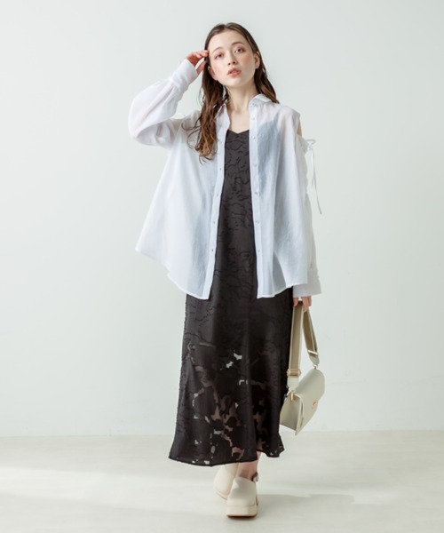 OLIVE des OLIVE（オリーブデオリーブ）の「肩あきフレアシャツ　1031040130（シャツ/ブラウス・レディース・グレイッシュベージュ/オフホワイト/サックスブルー/ピンク/ブルー系その他/ブルー系その他2・FREE）」の14枚目の写真