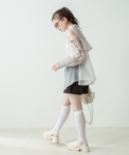 OLIVE des OLIVE（オリーブデオリーブ）の「肩あきフレアシャツ　1031040130（シャツ/ブラウス・レディース・グレイッシュベージュ/オフホワイト/サックスブルー/ピンク/ブルー系その他/ブルー系その他2・FREE）」の17枚目の写真