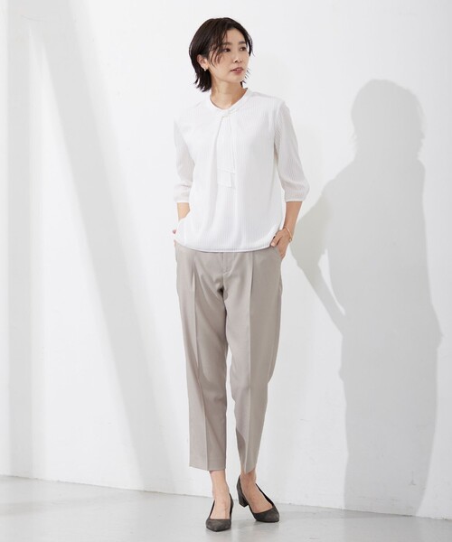 J.PRESS(ジェイプレス)の「【セットアップ対応・洗える・UVケア・速乾】 OXIJEWELストレッチ テーパード パンツ(その他パンツ・レディース・ライトグレー系/ベージュ系/ネイビー系・T13/T15/T17)」の16枚目の写真