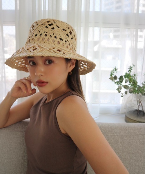 TRUNC（トランクエイティーエイト）の「Bohemian Bucket Raffia Hat（キャップ・レディース・ベージュ/ブラック・FREE）」の3枚目の写真