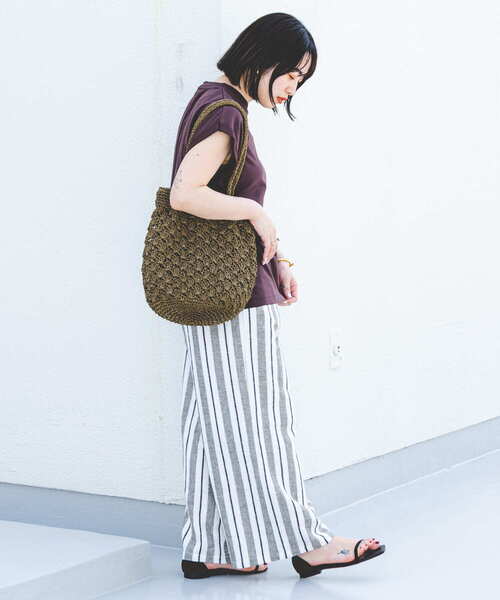 ITEMS URBANRESEARCH（アイテムズ アーバンリサーチ）の「リネンレーヨンワイドパンツ（その他パンツ・レディース・モカ/グリーン/ストライプ/ホワイト系その他/ブラック系その他/ネイビー・MEDIUM/SMALL）」の10枚目の写真