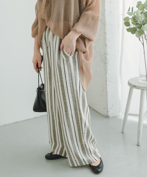 ITEMS URBANRESEARCH（アイテムズ アーバンリサーチ）の「リネンレーヨンワイドパンツ（その他パンツ・レディース・モカ/グリーン/ストライプ/ホワイト系その他/ブラック系その他/ネイビー・MEDIUM/SMALL）」の11枚目の写真