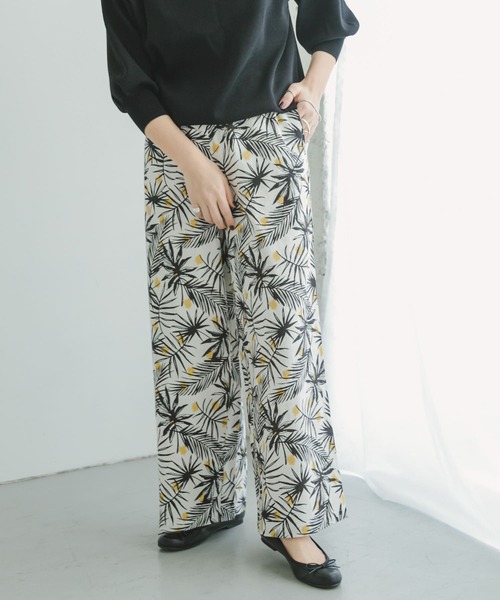 ITEMS URBANRESEARCH（アイテムズ アーバンリサーチ）の「リネンレーヨンワイドパンツ（その他パンツ・レディース・モカ/グリーン/ストライプ/ホワイト系その他/ブラック系その他/ネイビー・MEDIUM/SMALL）」の21枚目の写真