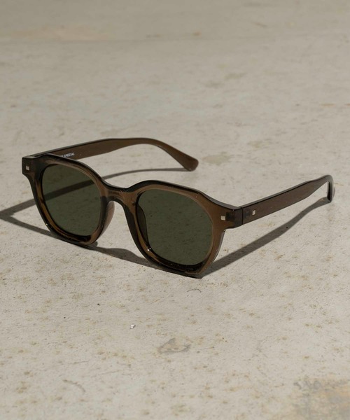 MAISON SPECIAL（メゾンスペシャル）の「【WEB限定】《ユニセックスアイテム》コンビレンズボストンサングラス【MAISON SPECIAL/メゾンスペシャル】（サングラス・メンズ・レッド/ブラウン/イエロー/ホワイト/ブラック/ライトグレー・FREE）」の4枚目の写真