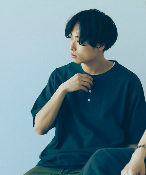 B:MING by BEAMS（ビーミングバイビームス）の「【WEB限定/UNISEX】B:MING by BEAMS / ヘビーウェイト 3ボタン ヘンリーネック Tシャツ（Tシャツ/カットソー・メンズ・オフホワイト/ネイビー/サックスブルー/ブラック/ブルー系その他・MEDIUM/LARGE/X-LARGE）」の3枚目の写真