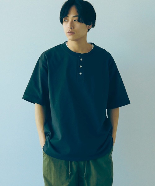 B:MING by BEAMS（ビーミングバイビームス）の「【WEB限定/UNISEX】B:MING by BEAMS / ヘビーウェイト 3ボタン ヘンリーネック Tシャツ（Tシャツ/カットソー・メンズ・オフホワイト/ネイビー/サックスブルー/ブラック/ブルー系その他・MEDIUM/LARGE/X-LARGE）」の17枚目の写真