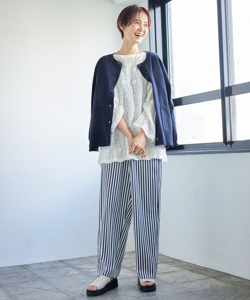 LEPSIM(レプシィム)の「12ゲージ洗えるクルーカーディガン 185800(ニット/セーター・レディース・オレンジ/ネイビー/グレイッシュベージュ・FREE)」の21枚目の写真