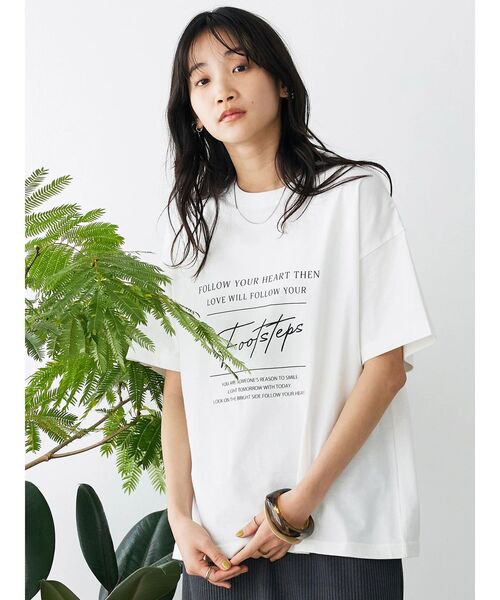 CRAFT STANDARD BOUTIQUE(クラフトスタンダードブティック)の「FOOTSTEPS tee(Tシャツ/カットソー・レディース・ホワイト/モカ/ネイビー・M/L)」の6枚目の写真