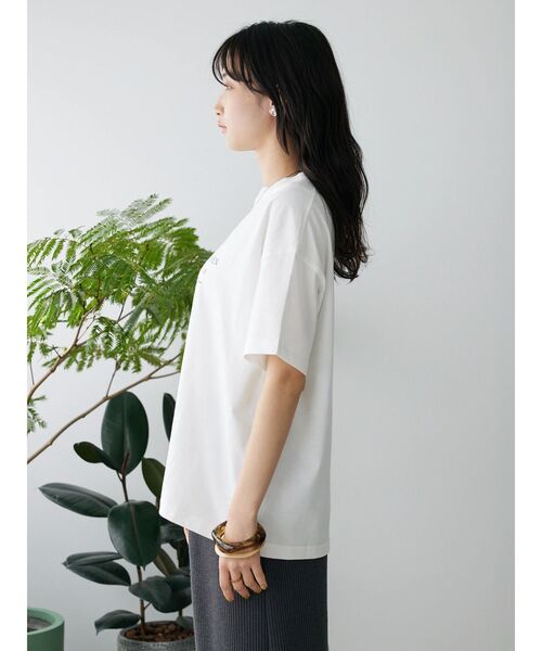 CRAFT STANDARD BOUTIQUE(クラフトスタンダードブティック)の「FOOTSTEPS tee(Tシャツ/カットソー・レディース・ホワイト/モカ/ネイビー・M/L)」の9枚目の写真