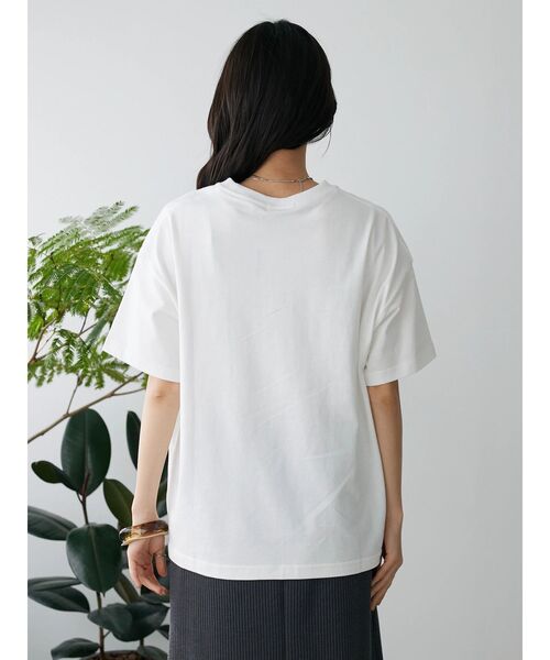 CRAFT STANDARD BOUTIQUE(クラフトスタンダードブティック)の「FOOTSTEPS tee(Tシャツ/カットソー・レディース・ホワイト/モカ/ネイビー・M/L)」の12枚目の写真