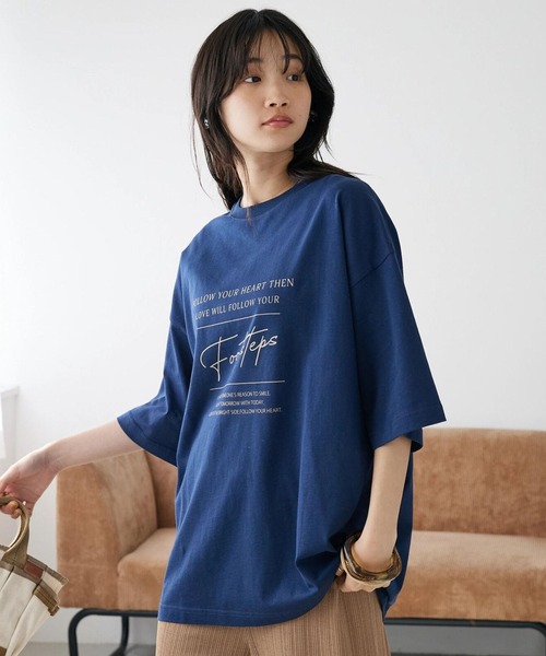 CRAFT STANDARD BOUTIQUE(クラフトスタンダードブティック)の「FOOTSTEPS tee(Tシャツ/カットソー・レディース・ホワイト/モカ/ネイビー・M/L)」の3枚目の写真