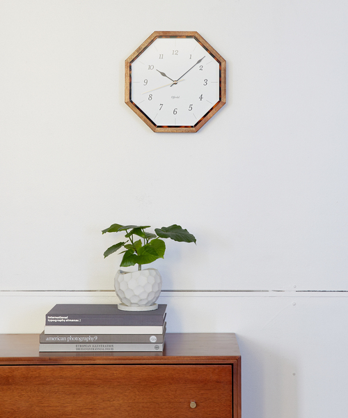 journal standard Furniture （ジャーナルスタンダードファニチャー）の「★Ahtee clock Ahtee アハテー ウォールクロック 壁掛け時計（置時計・レディース・ホワイト・FREE）」の2枚目の写真