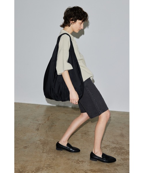 un/neu（アンノイ）の「タックラウンドトート / 軽量 / 大容量バッグ（トートバッグ・レディース・ブラック/ホワイト/ライトグレー/ブラウン/シルバー/グリーン/ブラック系その他・FREE）」の18枚目の写真