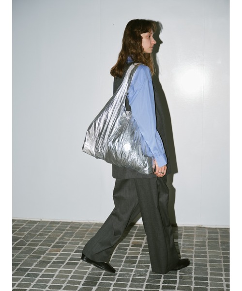 un/neu（アンノイ）の「タックラウンドトート / 軽量 / 大容量バッグ（トートバッグ・レディース・ブラック/ホワイト/ライトグレー/ブラウン/シルバー/グリーン/ブラック系その他・FREE）」の22枚目の写真