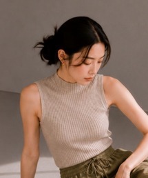 リブプチハイネックノースリーブニットトップ
