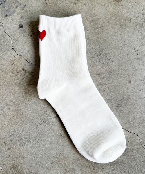 SHIZUTA（シズタ）の「SZT:後ろ バックハート　クルーソックス（ソックス/靴下・レディース・ホワイト/チャコールグレー/ブラック・FREE）」の4枚目の写真