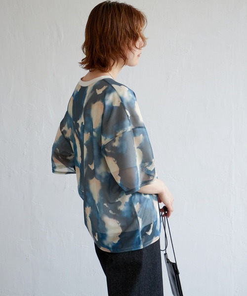 notch.(ノッチ)の「水彩柄シアーTシャツ(Tシャツ/カットソー・レディース・ネイビー/ブラウン/イエロー・M)」の5枚目の写真