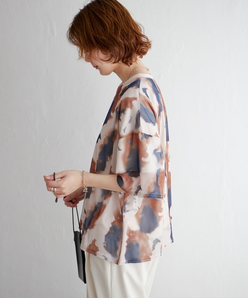 notch.(ノッチ)の「水彩柄シアーTシャツ(Tシャツ/カットソー・レディース・ネイビー/ブラウン/イエロー・M)」の11枚目の写真