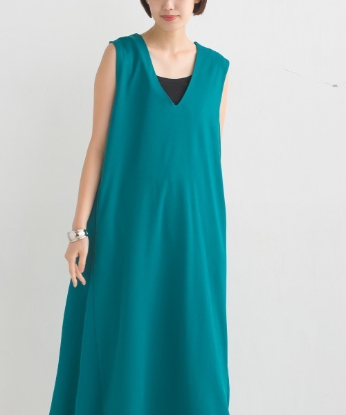 OMNES（オムネス）の「梨地Vネックフレアジャンスカ（ジャンパースカート・レディース・グリーン/モカ/ブラック・FREE）」の12枚目の写真