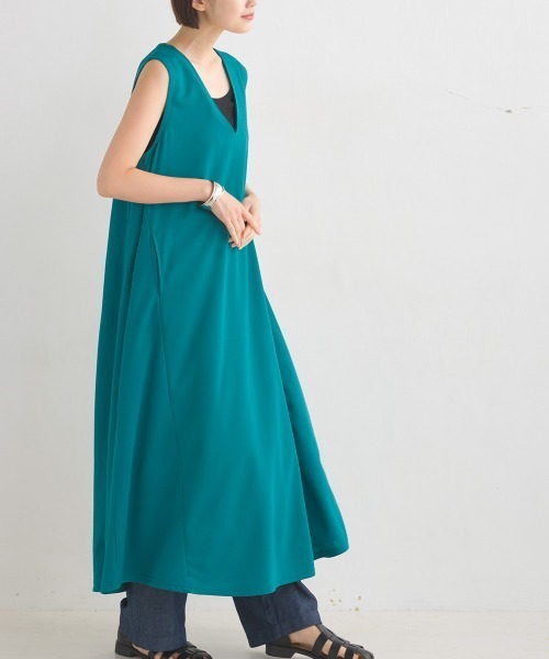 OMNES（オムネス）の「梨地Vネックフレアジャンスカ（ジャンパースカート・レディース・グリーン/モカ/ブラック・FREE）」の13枚目の写真