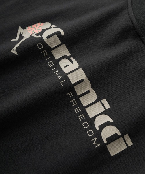 Gramicci（グラミチ）の「【GRAMICCI/グラミチ】DANCING MAN ブランドロゴプリント 半袖Tシャツ/クルーネックTシャツ（Tシャツ/カットソー・メンズ・ブラック/ホワイト/グレイッシュブルー・L/M）」の7枚目の写真