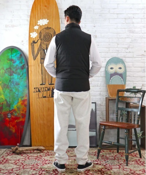roial(ロイアル)の「VEST/ROIAL(ロイアル)2カラーデザインユニセックス対応フェイクダウンベスト(ダウンベスト・メンズ・ブラック/レッド/イエロー/グリーン・MEDIUM/LARGE/X-LARGE)」の6枚目の写真