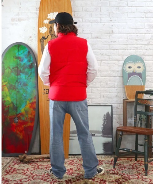 roial(ロイアル)の「VEST/ROIAL(ロイアル)2カラーデザインユニセックス対応フェイクダウンベスト(ダウンベスト・メンズ・ブラック/レッド/イエロー/グリーン・MEDIUM/LARGE/X-LARGE)」の10枚目の写真