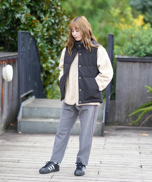 roial(ロイアル)の「VEST/ROIAL(ロイアル)2カラーデザインユニセックス対応フェイクダウンベスト(ダウンベスト・メンズ・ブラック/レッド/イエロー/グリーン・MEDIUM/LARGE/X-LARGE)」の12枚目の写真