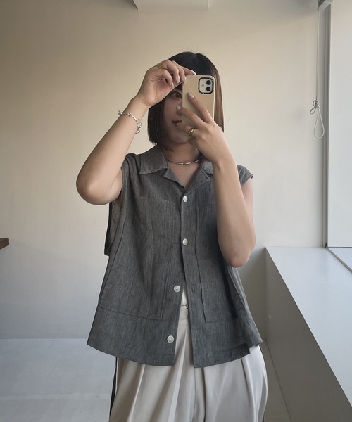 lawgy(ラウジー)の「no sleeve blend shirt vest / ノースリーブブレンドシャツベスト(ベスト・レディース・ベージュ/グレー・FREE)」の6枚目の写真