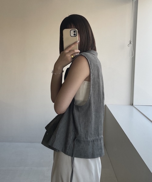 lawgy(ラウジー)の「no sleeve blend shirt vest / ノースリーブブレンドシャツベスト(ベスト・レディース・ベージュ/グレー・FREE)」の7枚目の写真
