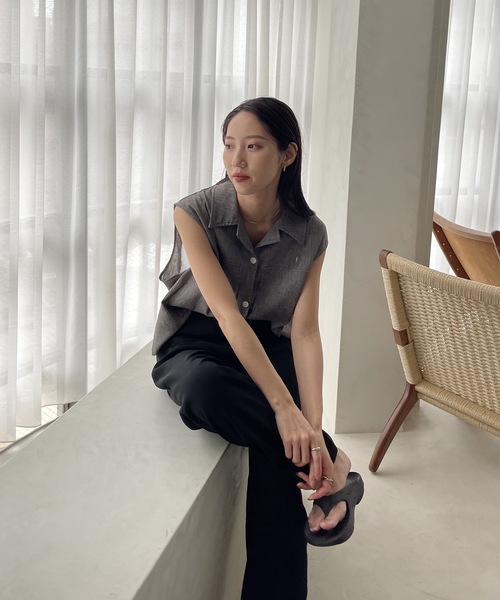 lawgy(ラウジー)の「no sleeve blend shirt vest / ノースリーブブレンドシャツベスト(ベスト・レディース・ベージュ/グレー・FREE)」の3枚目の写真