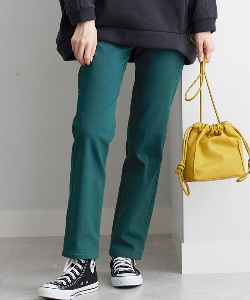 BELLUNA PLUS（ベルーナ）の「静電防止蓄熱綿サテンカラーパンツ股下７４cm（その他パンツ・レディース・グリーン/マスタード/モカ/サンドベージュ/オフホワイト/パープル系その他/ブラック/レッド系その他/キャメル/モスグリーン/パープル/イエロー系その他・X-LARGE/MEDIUM/SMALL/LARGE）」の5枚目の写真