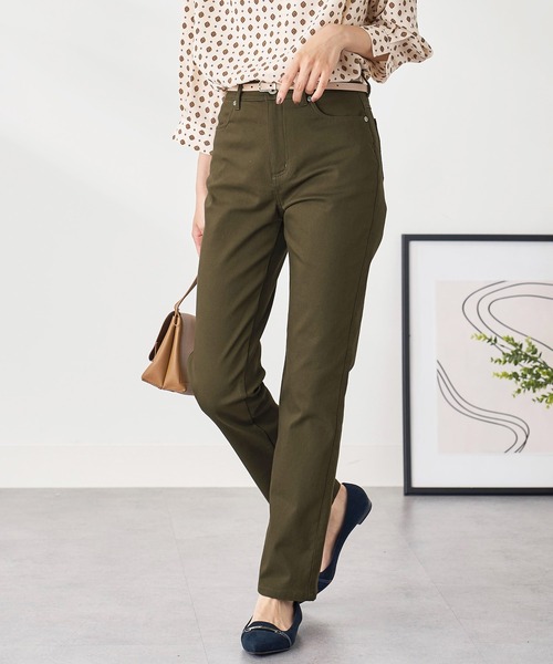 BELLUNA PLUS（ベルーナ）の「静電防止蓄熱綿サテンカラーパンツ股下７４cm（その他パンツ・レディース・グリーン/マスタード/モカ/サンドベージュ/オフホワイト/パープル系その他/ブラック/レッド系その他/キャメル/モスグリーン/パープル/イエロー系その他・X-LARGE/MEDIUM/SMALL/LARGE）」の4枚目の写真