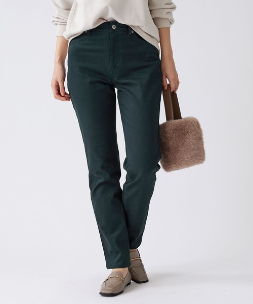 BELLUNA PLUS（ベルーナ）の「静電防止蓄熱綿サテンカラーパンツ股下７４cm（その他パンツ・レディース・グリーン/マスタード/モカ/サンドベージュ/オフホワイト/パープル系その他/ブラック/レッド系その他/キャメル/モスグリーン/パープル/イエロー系その他・X-LARGE/MEDIUM/SMALL/LARGE）」の14枚目の写真