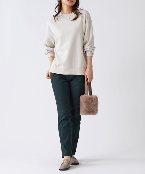 BELLUNA PLUS（ベルーナ）の「静電防止蓄熱綿サテンカラーパンツ股下７４cm（その他パンツ・レディース・グリーン/マスタード/モカ/サンドベージュ/オフホワイト/パープル系その他/ブラック/レッド系その他/キャメル/モスグリーン/パープル/イエロー系その他・X-LARGE/MEDIUM/SMALL/LARGE）」の16枚目の写真