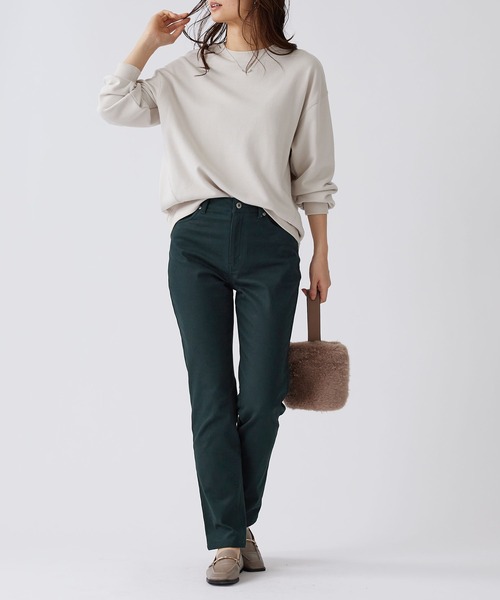 BELLUNA PLUS（ベルーナ）の「静電防止蓄熱綿サテンカラーパンツ股下７４cm（その他パンツ・レディース・グリーン/マスタード/モカ/サンドベージュ/オフホワイト/パープル系その他/ブラック/レッド系その他/キャメル/モスグリーン/パープル/イエロー系その他・X-LARGE/MEDIUM/SMALL/LARGE）」の17枚目の写真