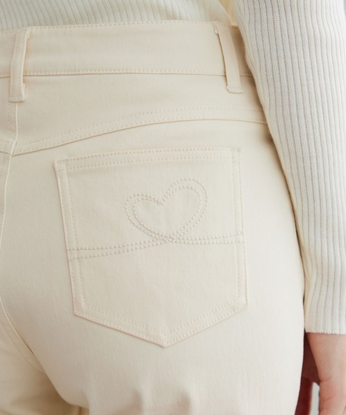 BELLUNA PLUS（ベルーナ）の「静電防止蓄熱綿サテンカラーパンツ股下７４cm（その他パンツ・レディース・グリーン/マスタード/モカ/サンドベージュ/オフホワイト/パープル系その他/ブラック/レッド系その他/キャメル/モスグリーン/パープル/イエロー系その他・X-LARGE/MEDIUM/SMALL/LARGE）」の20枚目の写真