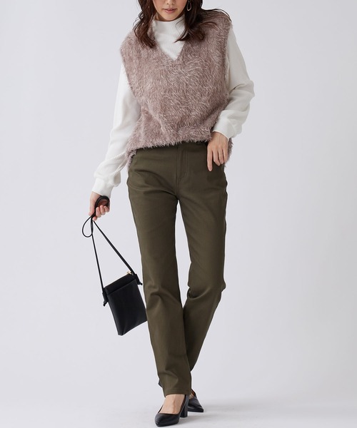 BELLUNA PLUS（ベルーナ）の「静電防止蓄熱綿サテンカラーパンツ股下７４cm（その他パンツ・レディース・グリーン/マスタード/モカ/サンドベージュ/オフホワイト/パープル系その他/ブラック/レッド系その他/キャメル/モスグリーン/パープル/イエロー系その他・X-LARGE/MEDIUM/SMALL/LARGE）」の19枚目の写真