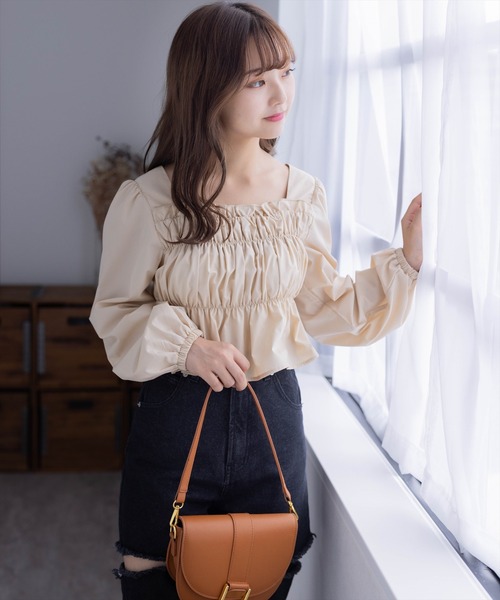 clear（クリア）の「スクエアネックシャーリングブラウス（シャツ/ブラウス・レディース・オフホワイト/ベージュ/ブラック/ブルーグレー・F）」の14枚目の写真