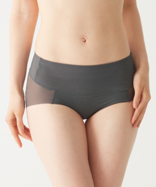 GUNZE(グンゼ)の「いいここち快適ショーツ レギュラーショーツ ピタシェイプ おなか 骨盤シェイプ(ショーツ・レディース・ベージュ系その他2/ブラック/チャコールグレー/ベージュ系その他・LARGE/MEDIUM/X-LARGE)」の2枚目の写真