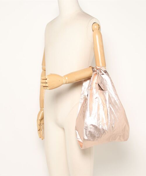DouDou(ドゥドゥ)の「【BAGGU/バグゥ】23AWメタリック BABY BAGGU(エコバッグ/サブバッグ・レディース・ピンク・FREE)」の6枚目の写真