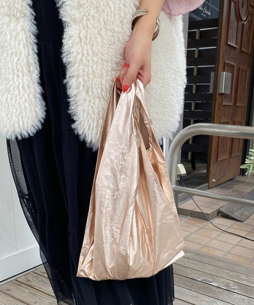 DouDou(ドゥドゥ)の「【BAGGU/バグゥ】23AWメタリック BABY BAGGU(エコバッグ/サブバッグ・レディース・ピンク・FREE)」の8枚目の写真