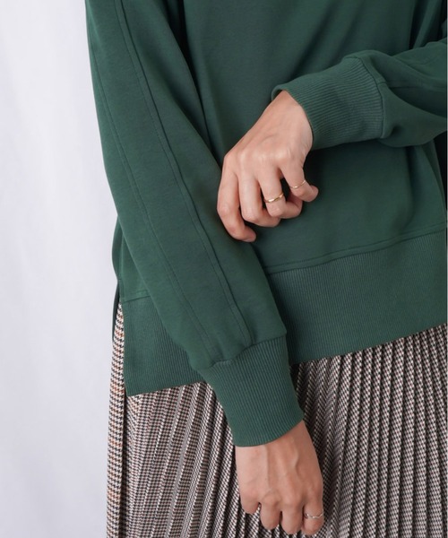 LUCA/LADY LUCK LUCA（ルカ/レディラックルカ）の「LC/LLL ストレッチ裏毛オーバーワイドリブスウェット / サイドスリットリブ切替ロンT（スウェット・レディース・グリーン/イエロー/ライトグレー/ブラック・FREE）」の21枚目の写真