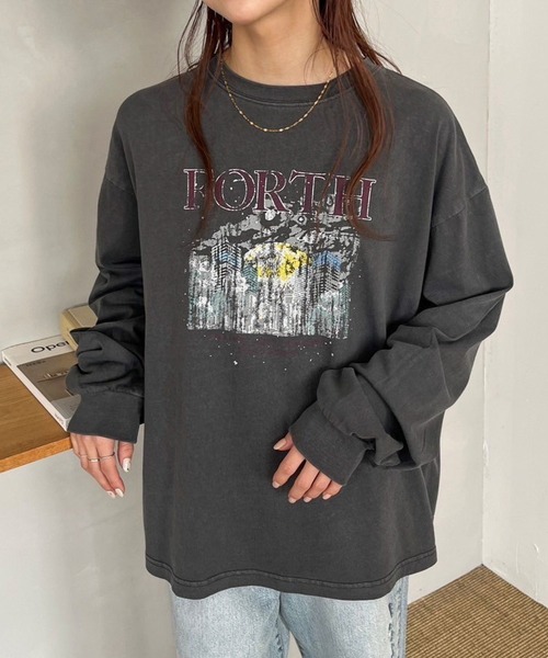 LOWRYS FARM(ローリーズファーム)の「spaceカコウプリントLS 992837(Tシャツ/カットソー・レディース・ホワイト/ホワイト系その他/チャコールグレー/グレー・FREE)」の4枚目の写真